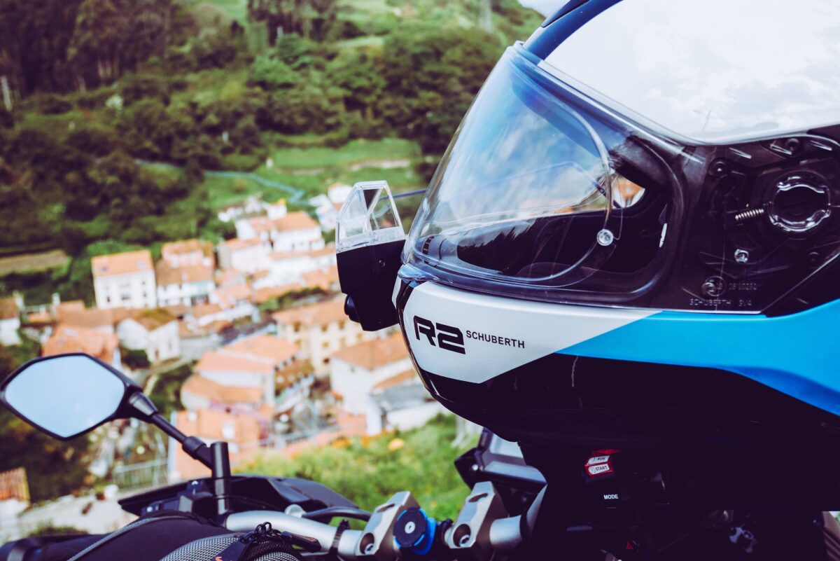 casque de moto tricolore